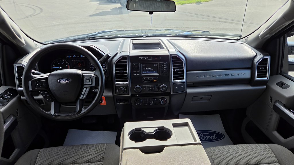 2017 Ford Super Duty F-250 SRW XLT  BOITE de 6 pieds in Matane, Quebec - 16 - w1024h768px