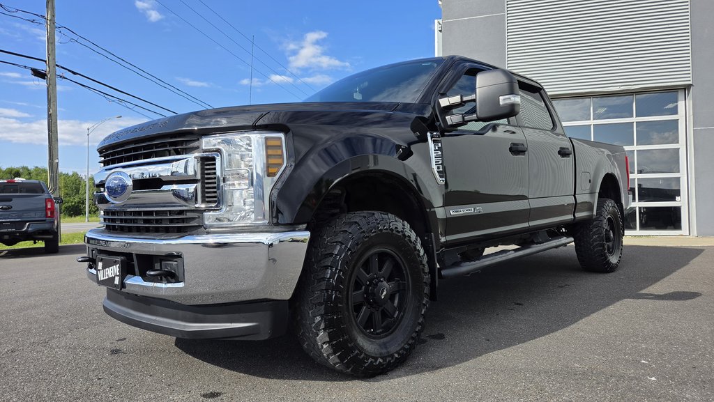 2017 Ford Super Duty F-250 SRW XLT  BOITE de 6 pieds in Matane, Quebec - 10 - w1024h768px