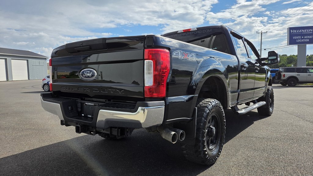 2017 Ford Super Duty F-250 SRW XLT  BOITE de 6 pieds in Matane, Quebec - 5 - w1024h768px