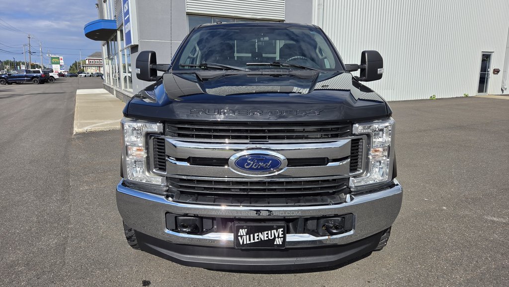2017 Ford Super Duty F-250 SRW XLT  BOITE de 6 pieds in Matane, Quebec - 2 - w1024h768px