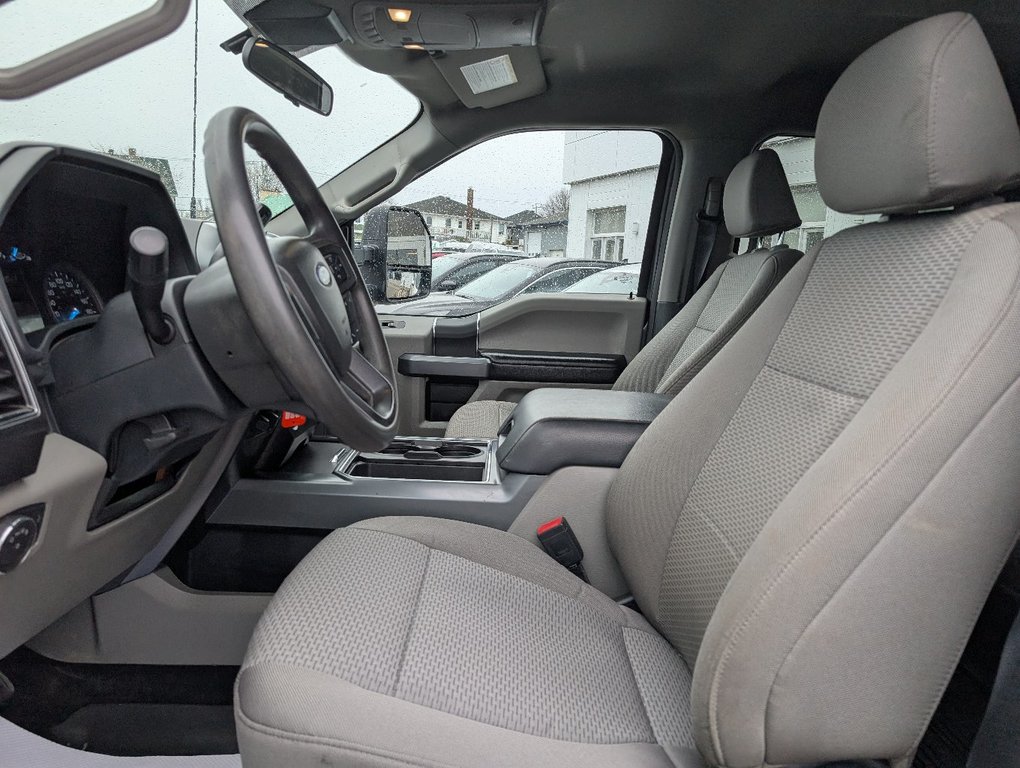 2022 Ford Super Duty F-250 SRW XLT  ULTRA AVANTAGEUX in Matane, Quebec - 9 - w1024h768px