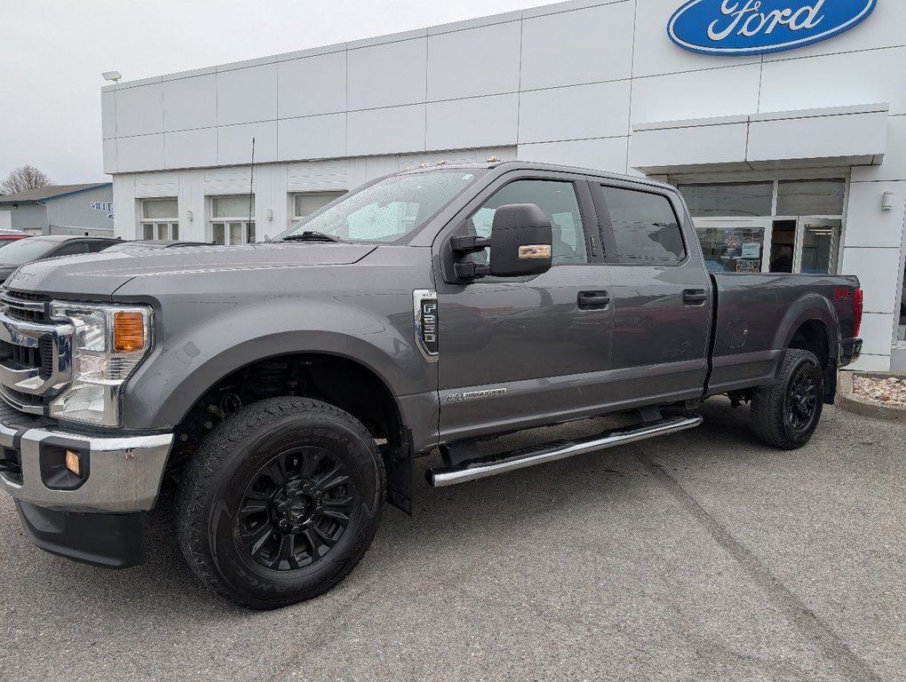 2022 Ford Super Duty F-250 SRW XLT  ULTRA AVANTAGEUX in Matane, Quebec - 3 - w1024h768px