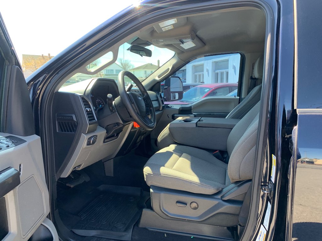 2022 Ford Super Duty F-250 SRW XLT  ULTRA  603A in Matane, Quebec - 9 - w1024h768px
