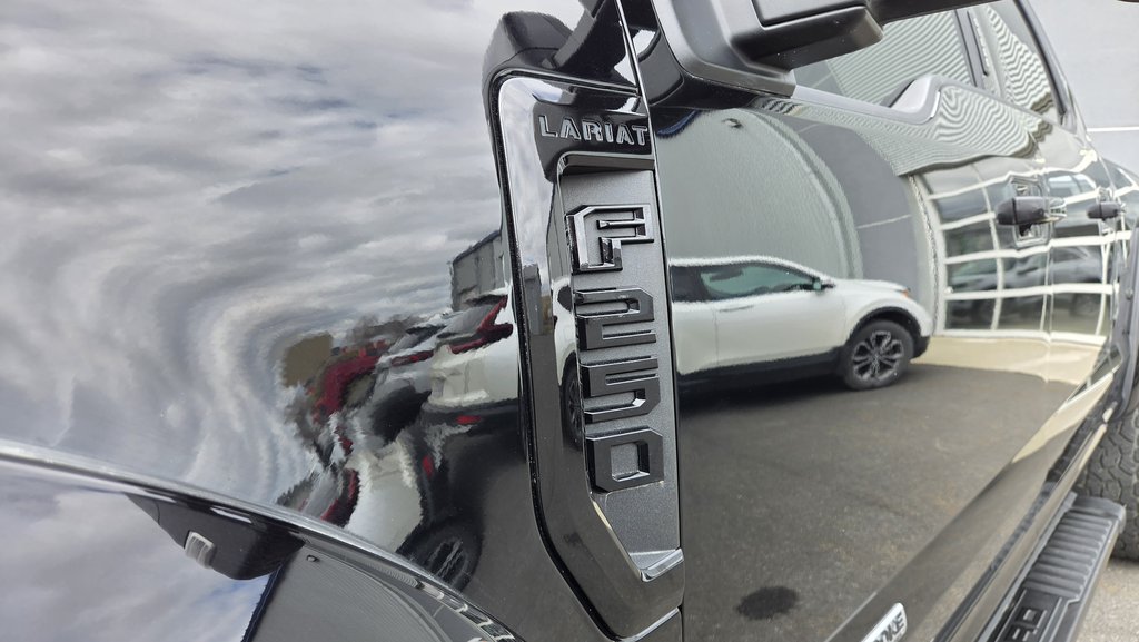 2022 Ford Super Duty F-250 SRW LARIAT 608A ENSEMBLE NOIR in Matane, Quebec - 13 - w1024h768px