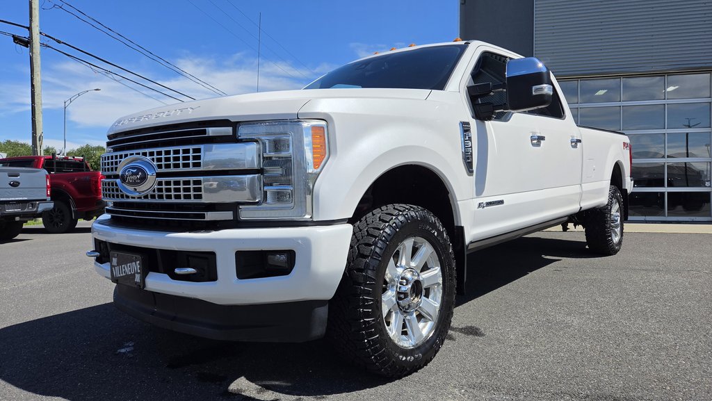 Ford Super Duty F-350 SRW PLATINUM 8-PIEDS 2017 à Matane, Québec - 14 - w1024h768px