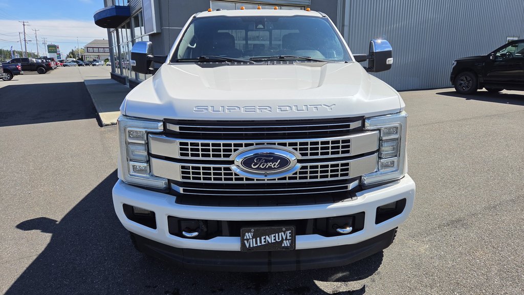 Ford Super Duty F-350 SRW PLATINUM 8-PIEDS 2017 à Matane, Québec - 2 - w1024h768px