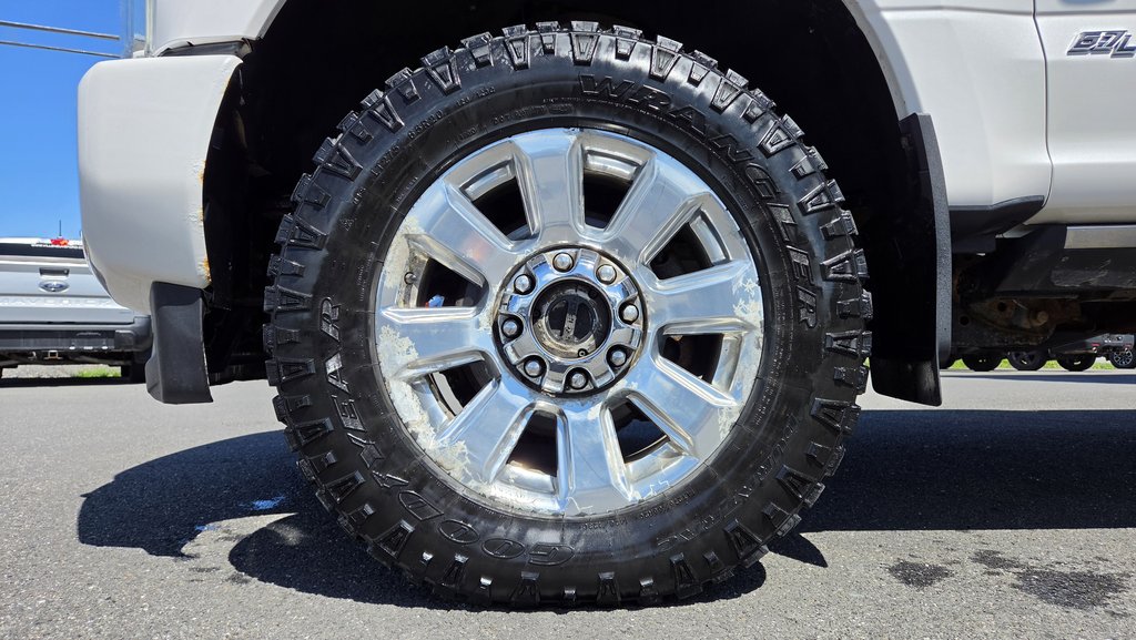 Ford Super Duty F-350 SRW PLATINUM 8-PIEDS 2017 à Matane, Québec - 9 - w1024h768px
