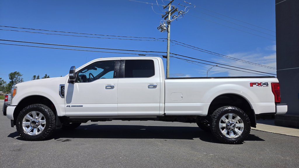 Ford Super Duty F-350 SRW PLATINUM 8-PIEDS 2017 à Matane, Québec - 11 - w1024h768px
