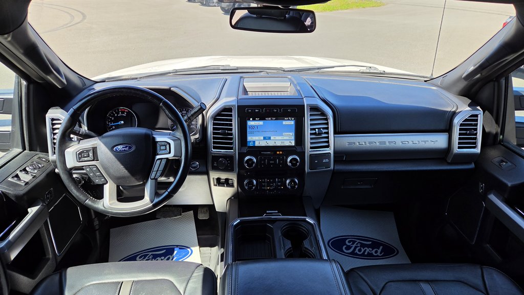Ford Super Duty F-350 SRW PLATINUM 8-PIEDS 2017 à Matane, Québec - 17 - w1024h768px