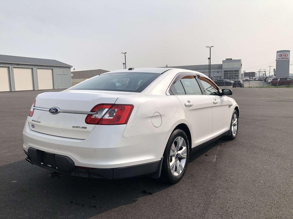 Ford Taurus SEL  AWD 2010 à Matane, Québec - 3 - w1024h768px