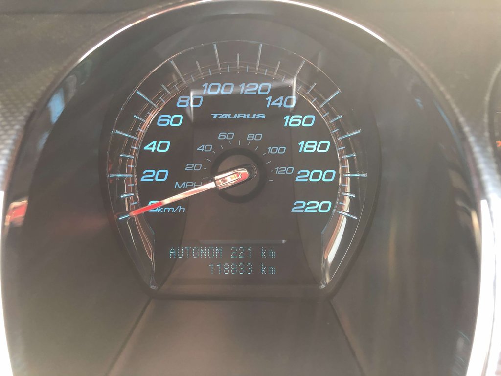 Ford Taurus SEL  AWD 2010 à Matane, Québec - 7 - w1024h768px