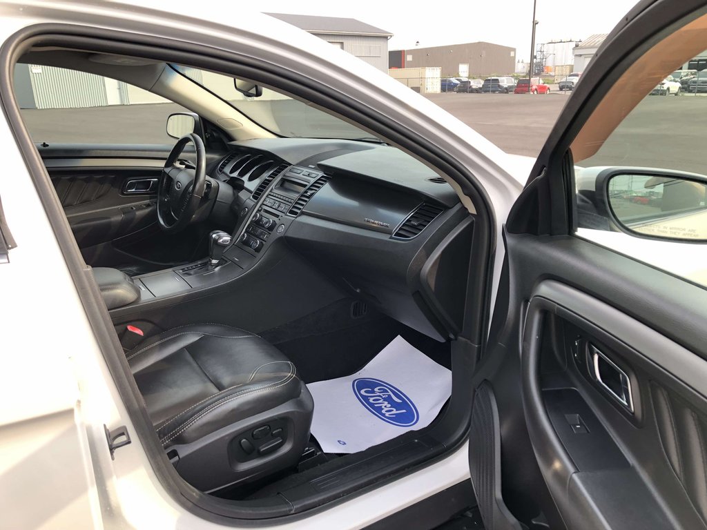 Ford Taurus SEL  AWD 2010 à Matane, Québec - 8 - w1024h768px