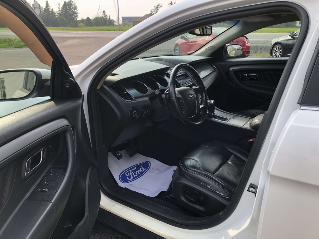 Ford Taurus SEL  AWD 2010 à Matane, Québec - 5 - w1024h768px