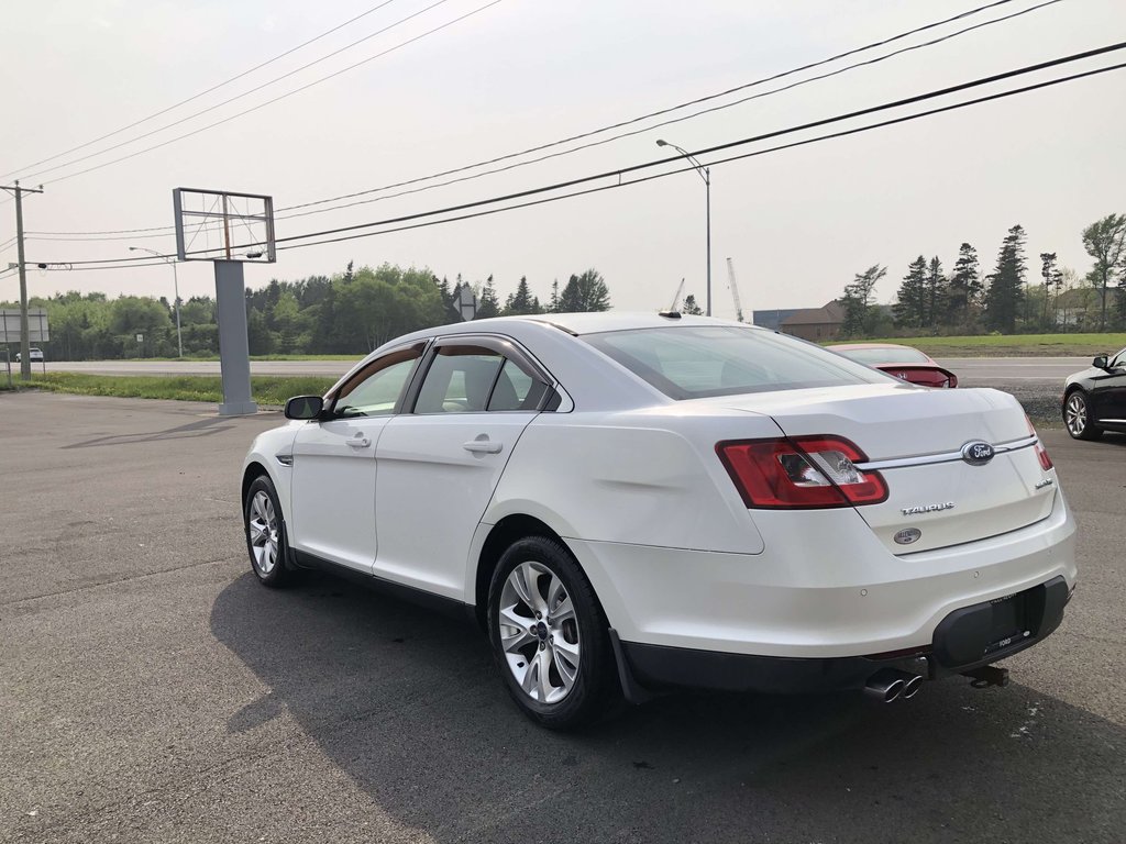 Ford Taurus SEL  AWD 2010 à Matane, Québec - 2 - w1024h768px