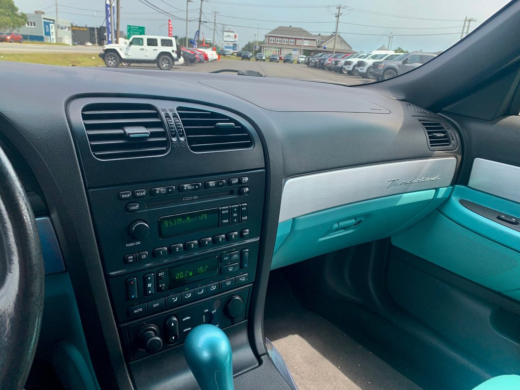 2002 Ford Thunderbird CONVERTIBLE in Matane, Quebec - 12 - w1024h768px