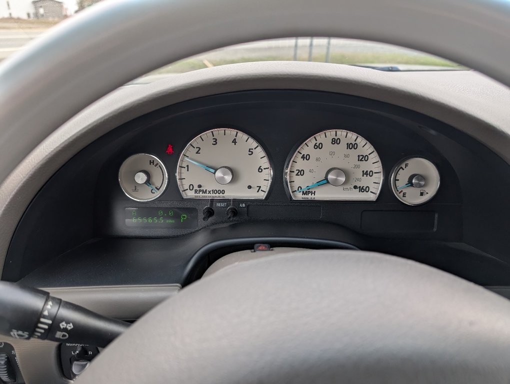 2005 Ford Thunderbird 50th Anniversary in Matane, Quebec - 6 - w1024h768px