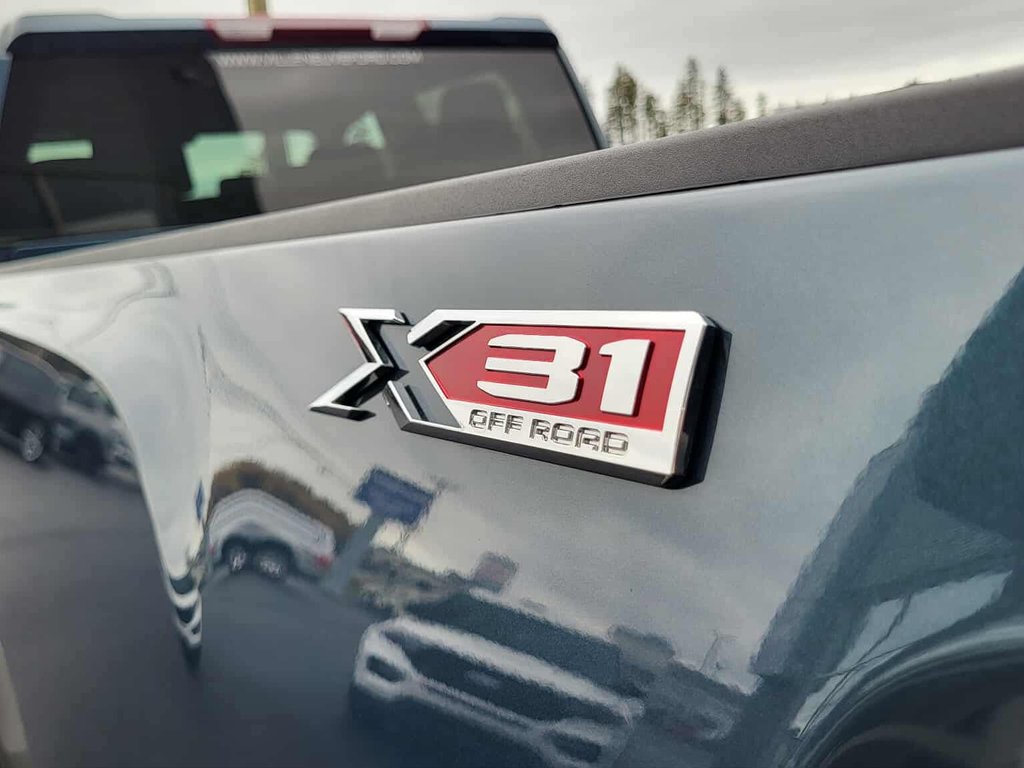 GMC Sierra 3500HD Pro  BOÎTE DE 8 PIEDS 2025 à Matane, Québec - 12 - w1024h768px