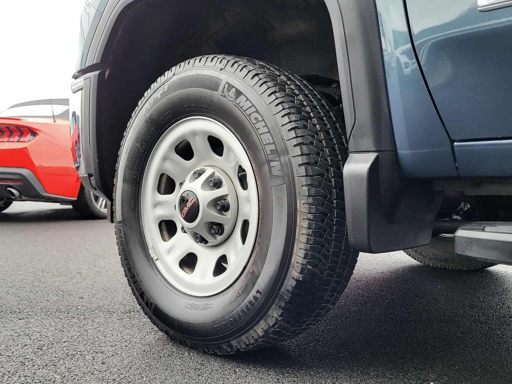 GMC Sierra 3500HD Pro  BOÎTE DE 8 PIEDS 2025 à Matane, Québec - 20 - w1024h768px