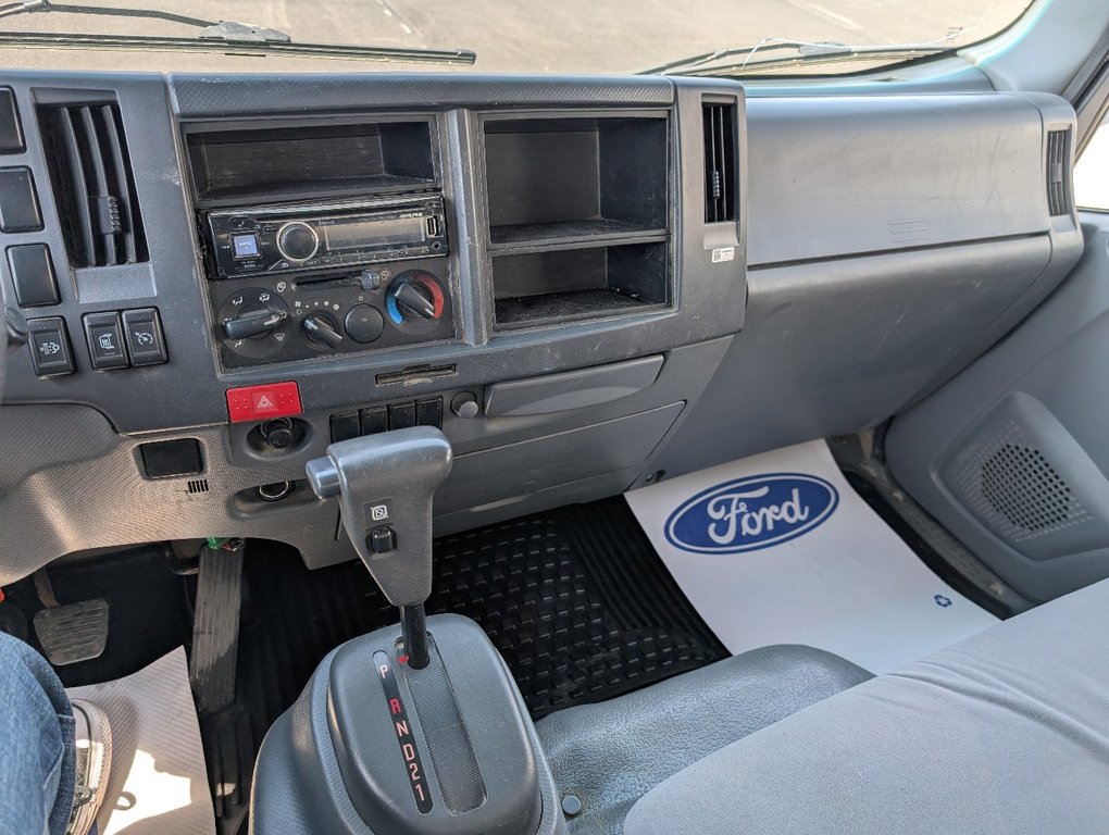 Isuzu NPR DSL REG AT BOÎTE DE 20 PIEDS COMMERCIALE 2016 à Matane, Québec - 9 - w1024h768px