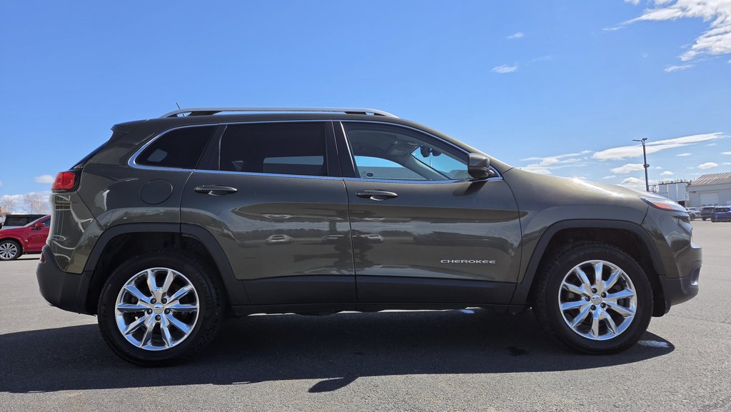 Jeep Cherokee Limited  TEL QUEL 2015 à Matane, Québec - 4 - w1024h768px