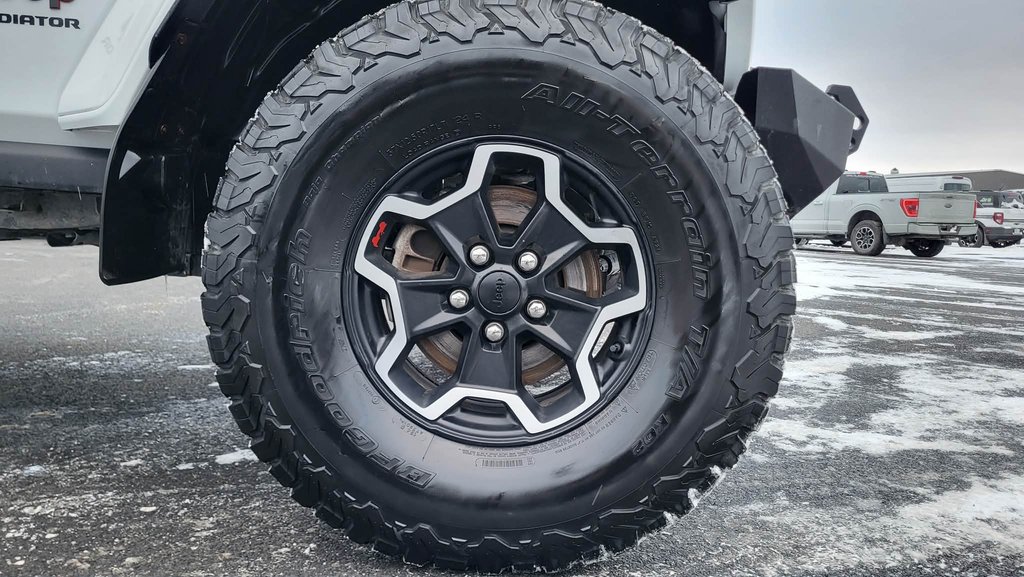 2023 Jeep Gladiator Rubicon in Matane, Quebec - 7 - w1024h768px