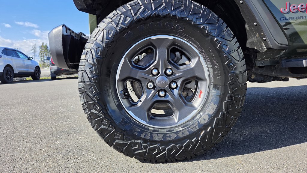 2023 Jeep Gladiator Rubicon avec toit rigide in Matane, Quebec - 10 - w1024h768px