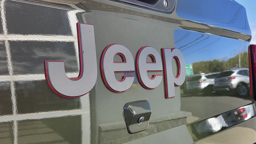 2023 Jeep Gladiator Rubicon avec toit rigide in Matane, Quebec - 8 - w1024h768px