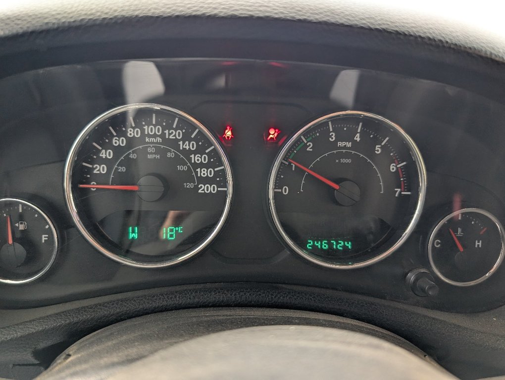 Jeep Wrangler Unlimited Sport 2011 à Matane, Québec - 10 - w1024h768px