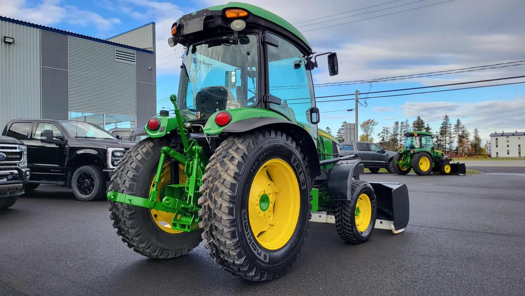 2015 John Deere 4066R 4WD Utility tractor Équipé d'une gratte à neige et d'une souffleuse !! in Matane, Quebec - 5 - w1024h768px