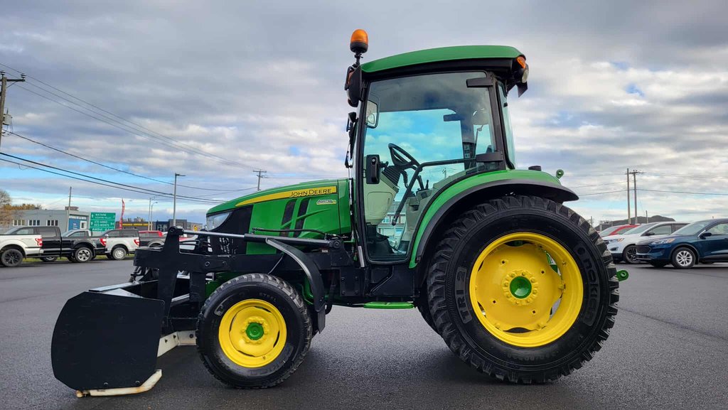 2015 John Deere 4066R 4WD Utility tractor Équipé d'une gratte à neige et d'une souffleuse !! in Matane, Quebec - 7 - w1024h768px