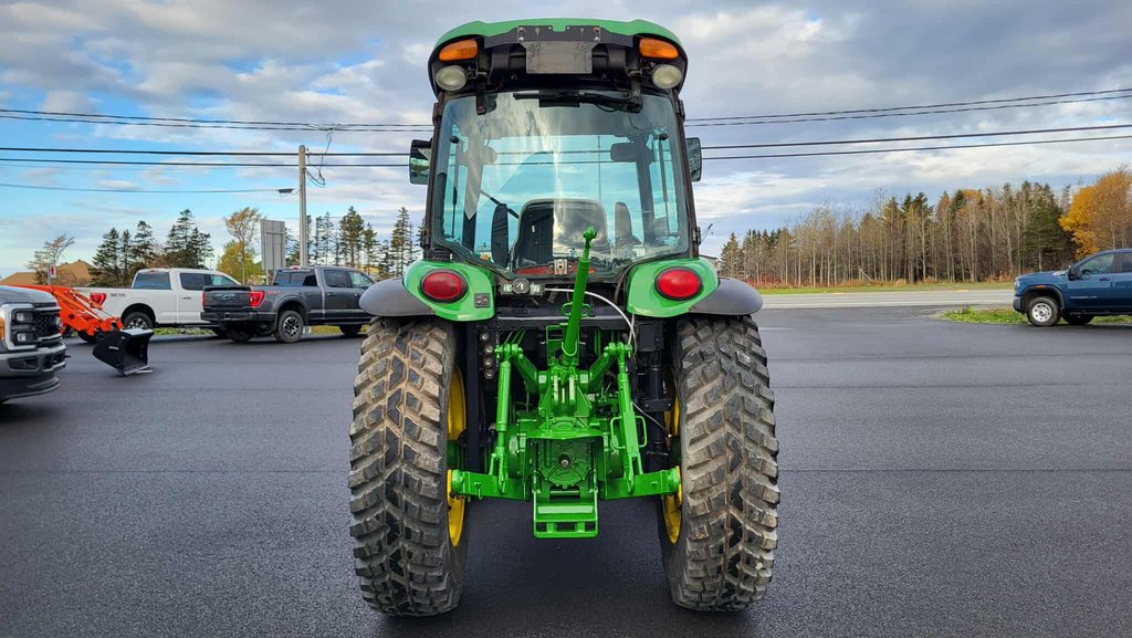 2015 John Deere 4066R 4WD Utility tractor Équipé d'une gratte à neige et d'une souffleuse !! in Matane, Quebec - 10 - w1024h768px