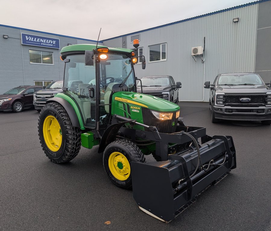 John Deere 4066R 4WD Utility tractor Équipé d'une gratte à neige et d'une souffleuse !! 2018 à Matane, Québec - 2 - w1024h768px