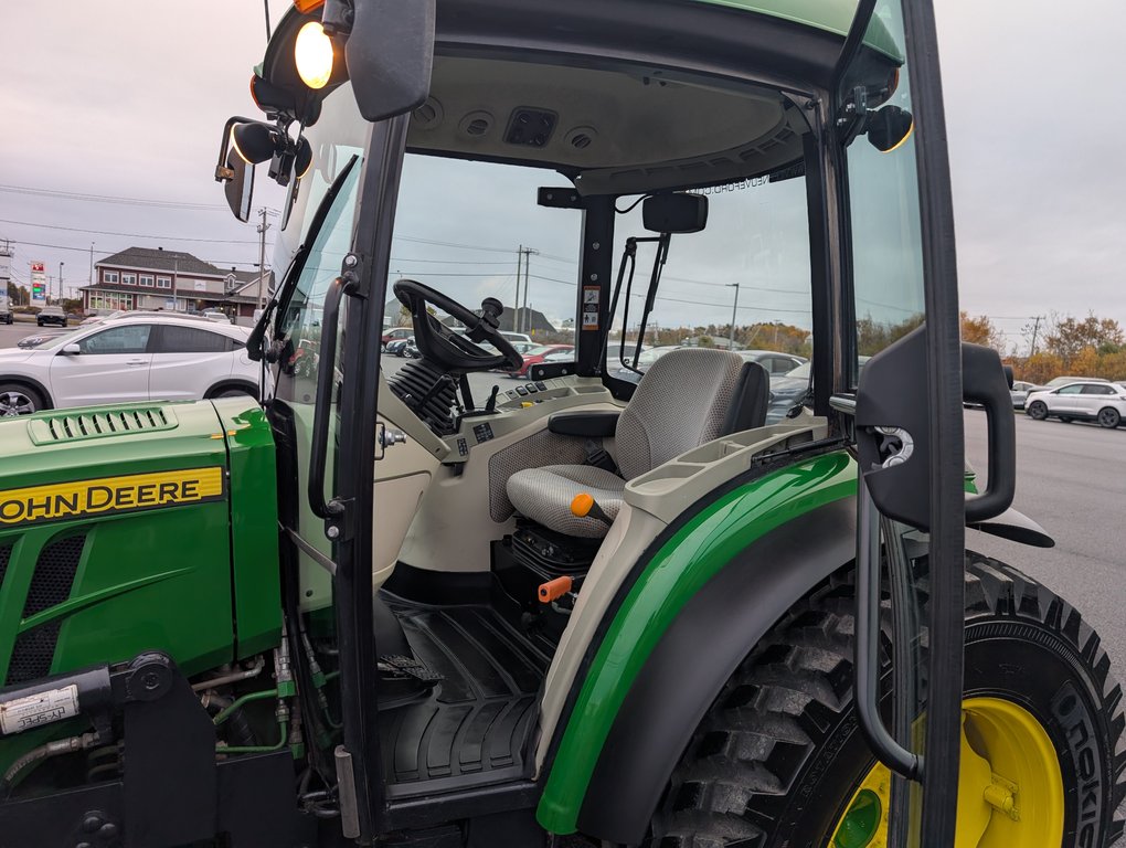 John Deere 4066R 4WD Utility tractor Équipé d'une gratte à neige et d'une souffleuse !! 2018 à Matane, Québec - 9 - w1024h768px
