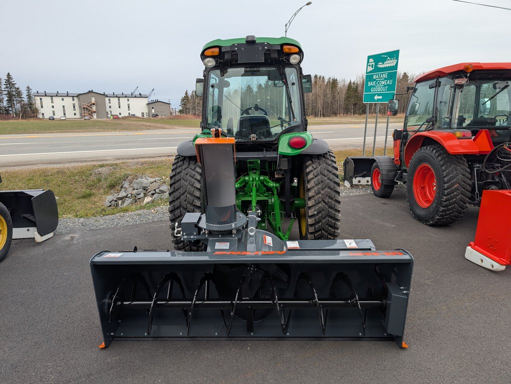 John Deere 4066R 4WD Utility tractor Équipé d'une gratte à neige et d'une souffleuse !! 2018 à Matane, Québec - 17 - w1024h768px