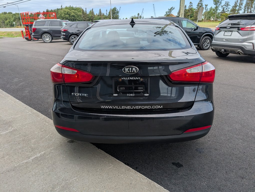 Kia Forte DE BASE 2016 à Matane, Québec - 3 - w1024h768px