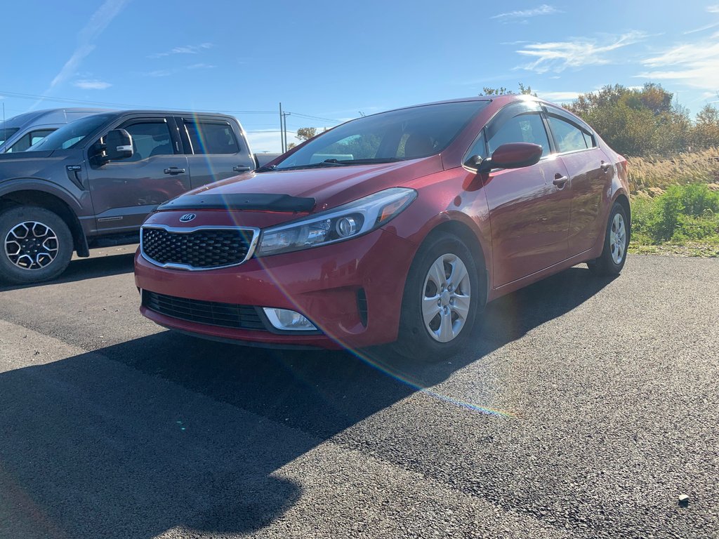 2017 Kia Forte LX in Matane, Quebec - 1 - w1024h768px