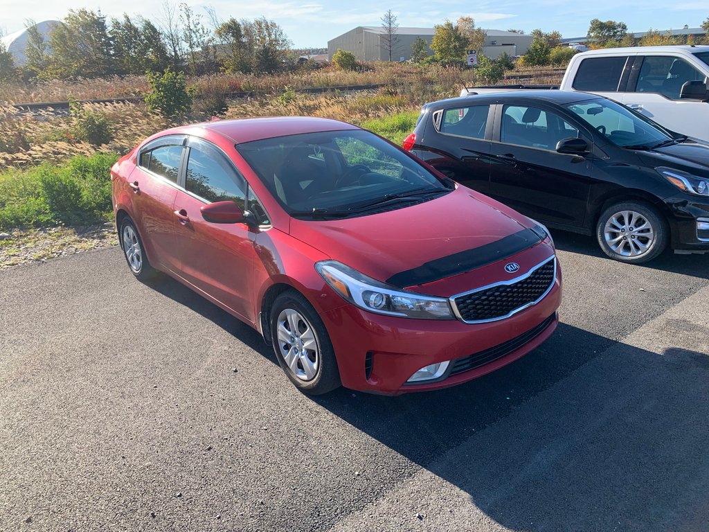 2017 Kia Forte LX in Matane, Quebec - 2 - w1024h768px