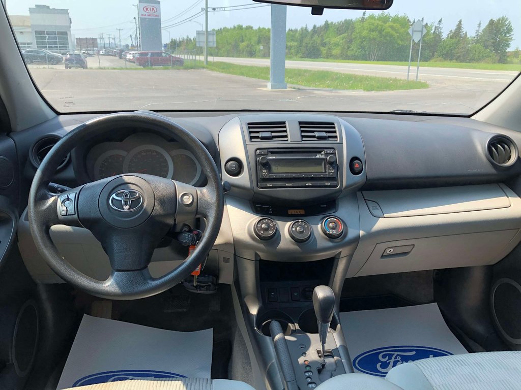 2012 Toyota RAV4 Base in Matane, Quebec - 8 - w1024h768px