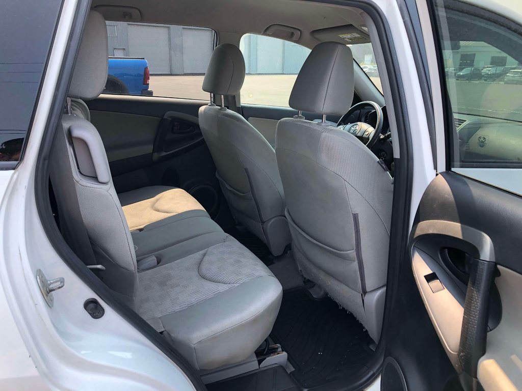 2012 Toyota RAV4 Base in Matane, Quebec - 12 - w1024h768px