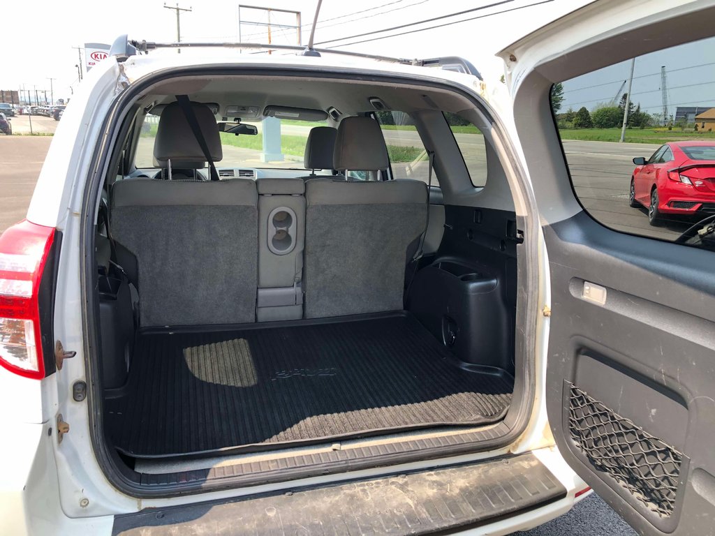2012 Toyota RAV4 Base in Matane, Quebec - 9 - w1024h768px