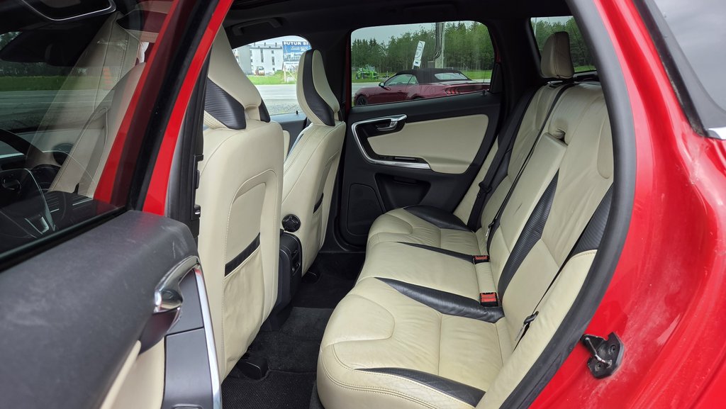Volvo XC60 T6  R-Design  AWD 2013 à Matane, Québec - 16 - w1024h768px