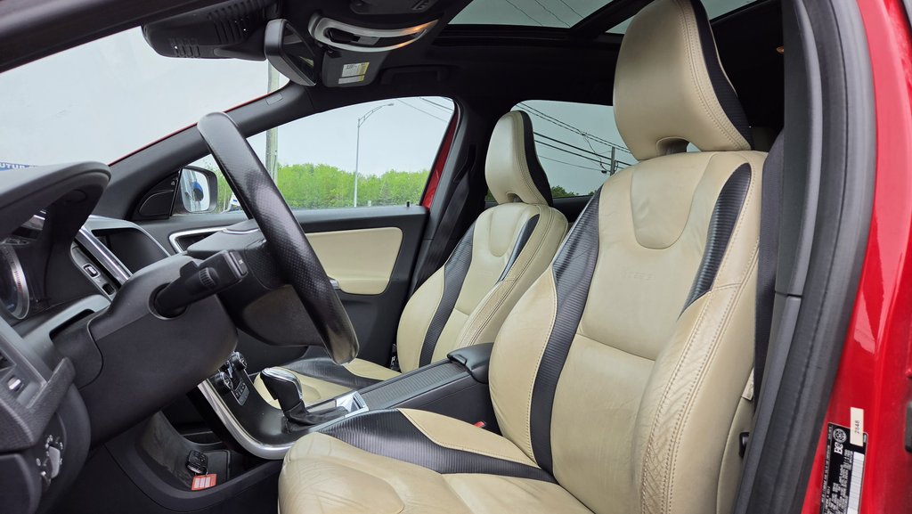 Volvo XC60 T6  R-Design  AWD 2013 à Matane, Québec - 11 - w1024h768px