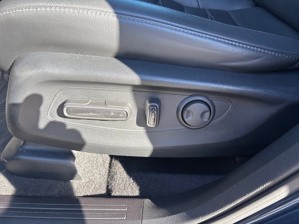 2023 Honda CR-V EX-L in Sept-Iles, Quebec - 24 - w1024h768px