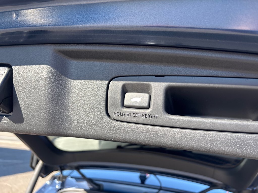 2023 Honda CR-V EX-L in Sept-Iles, Quebec - 22 - w1024h768px