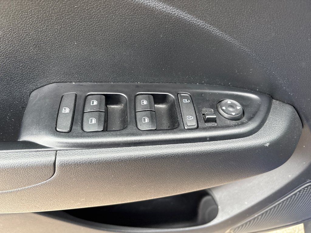 Hyundai Venue Essential 2022 à Sept-Iles, Québec - 8 - w1024h768px
