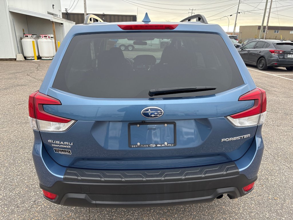 2022 Subaru Forester Base in Sept-Iles, Quebec - 17 - w1024h768px