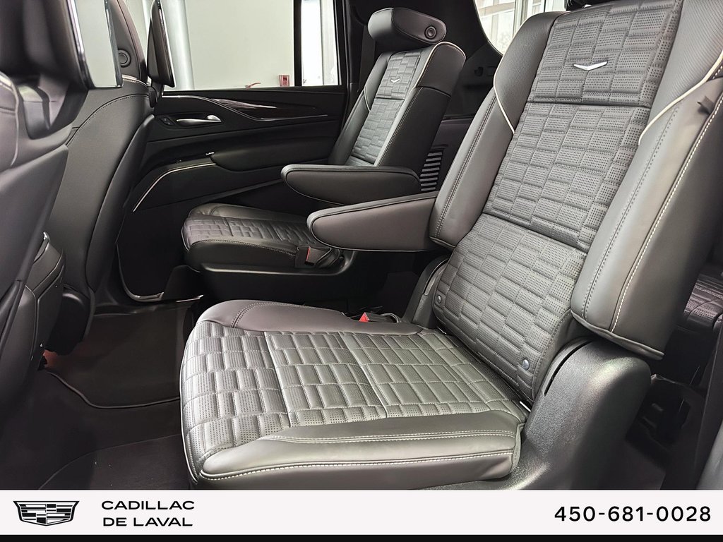 2024 Cadillac Escalade ESV Sport Platinum in Laval, Quebec - 8 - w1024h768px