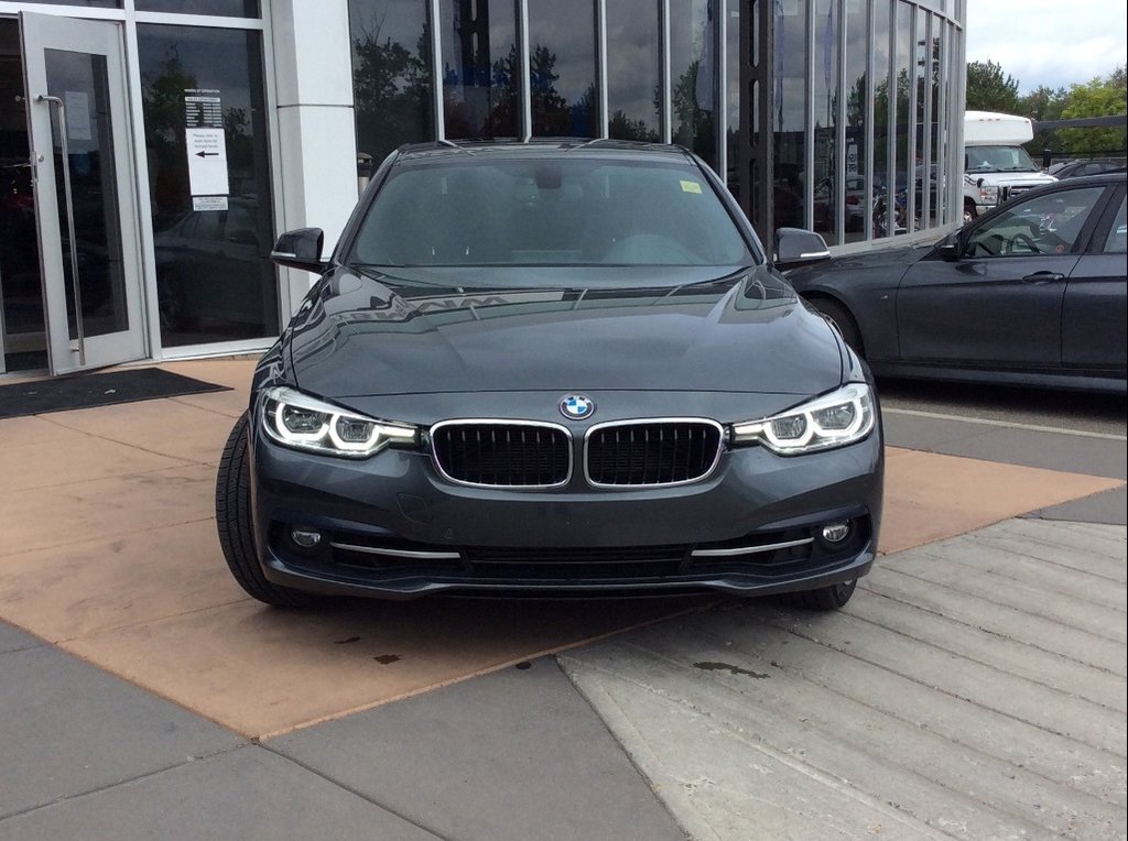 Calgary BMW | 2016 BMW 328i XDrive Sedan (8E37) | #P7561