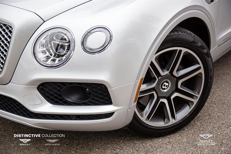 Distinctive Collection Bentley Aston Martin 2018