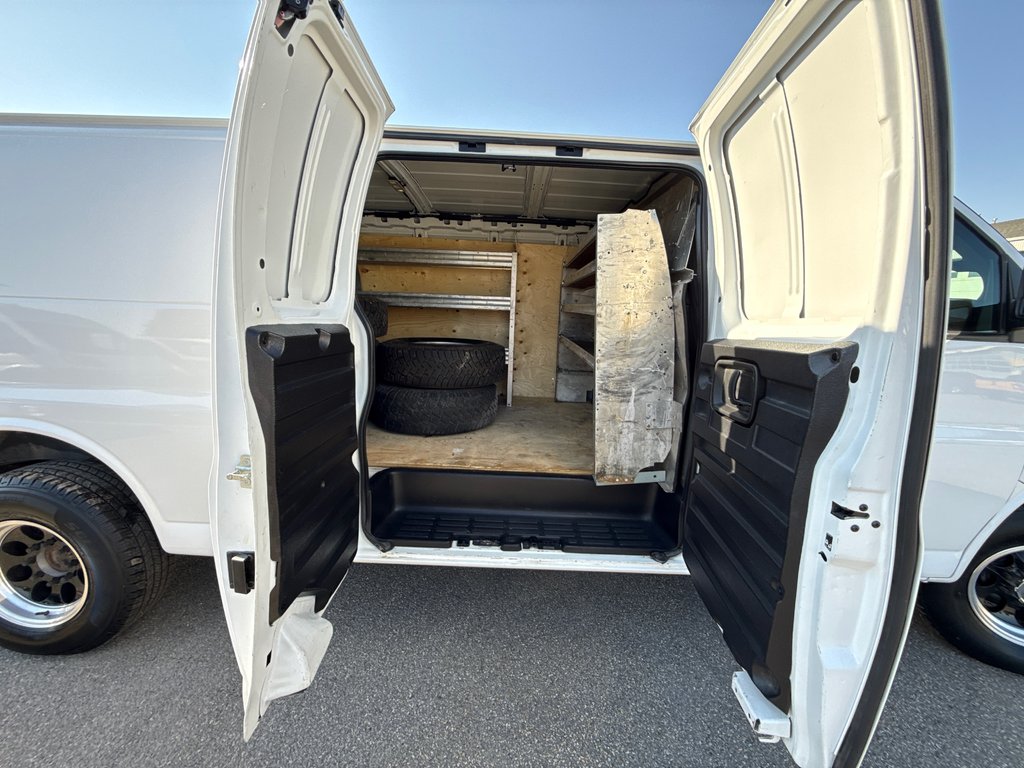 2021 Chevrolet Express Cargo Van 2500 155' in Saint-Sulpice, Quebec - 13 - w1024h768px